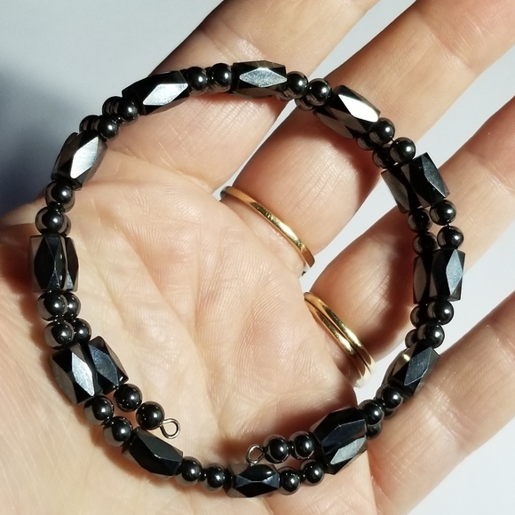 Magnetic Hematite bead bracelet memory wire black stone - Picture 2 of 8